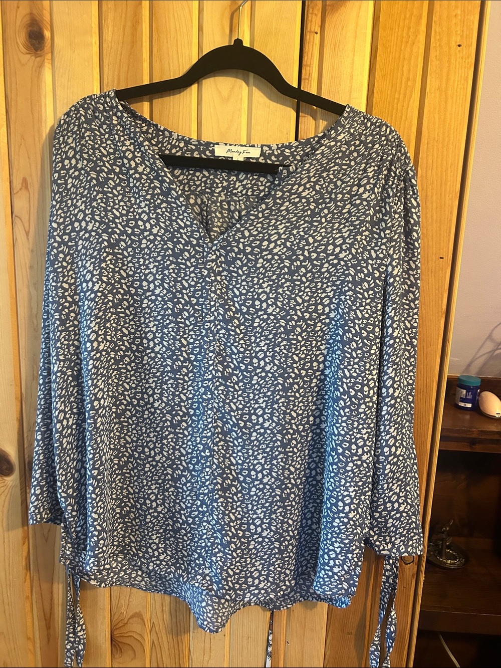 Madewell Blue and White Speckled Tie-Cuff V-Neck Blouse